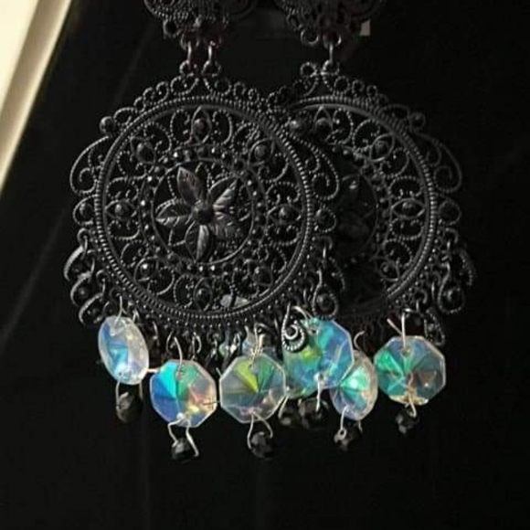 Accessories - Black earrings